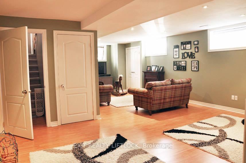 Photo 11 of 741 Trailview Drive, Peterborough, Ashburnham Ward 4 — HOMEH