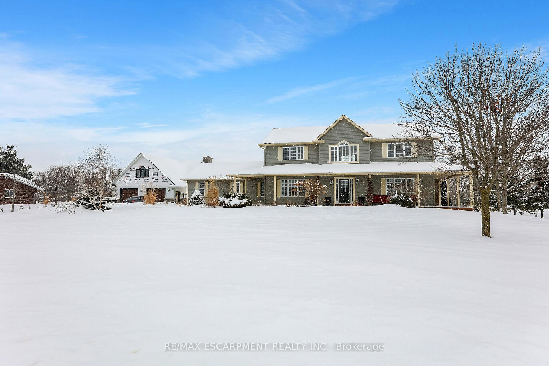 Photo 3 of 2883 South Grimsby 7 Road, Grimsby, Grimsby Escarpment — HOMEH
