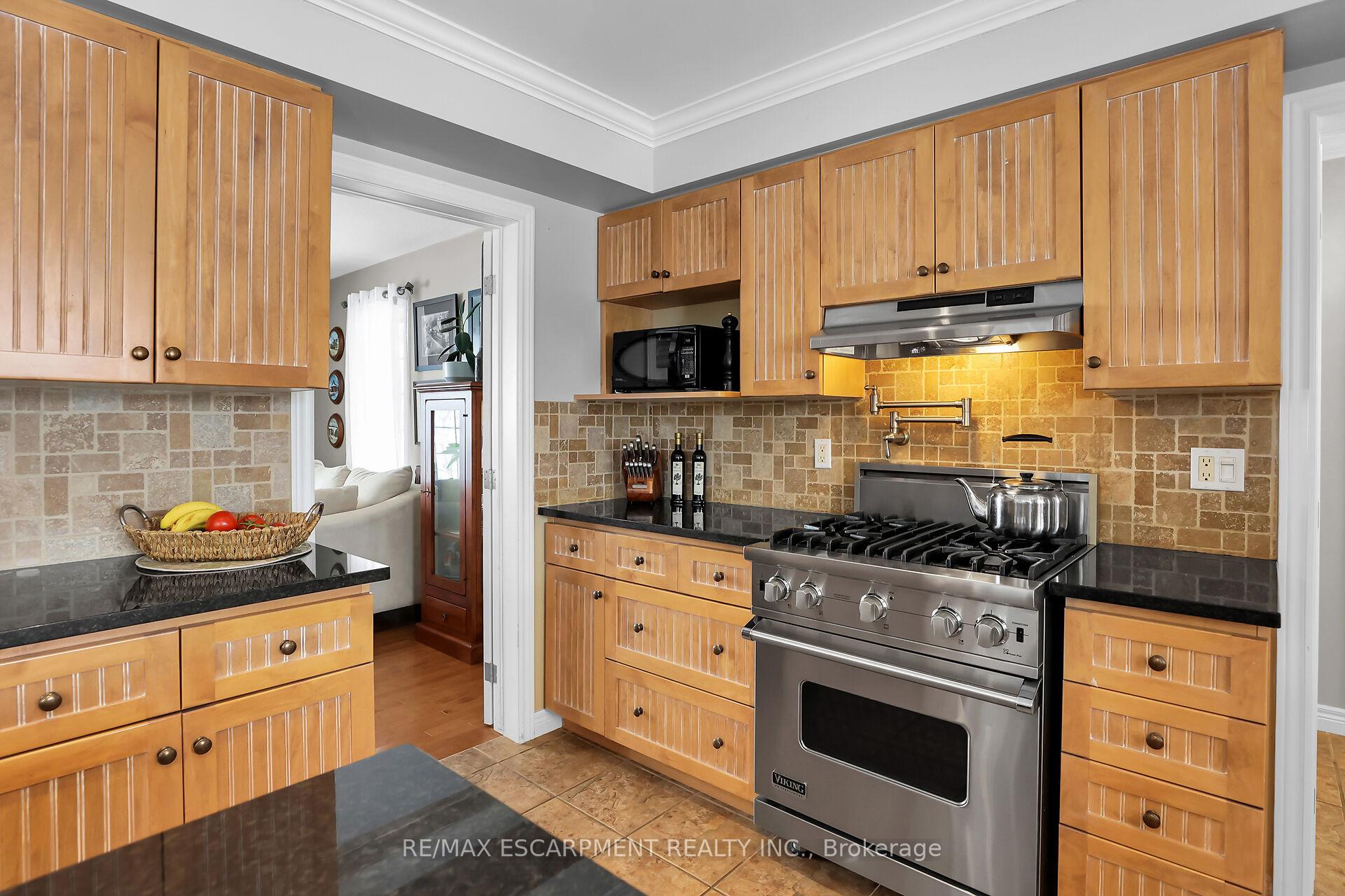 Photo 18 of 2883 South Grimsby 7 Road, Grimsby, Grimsby Escarpment — HOMEH