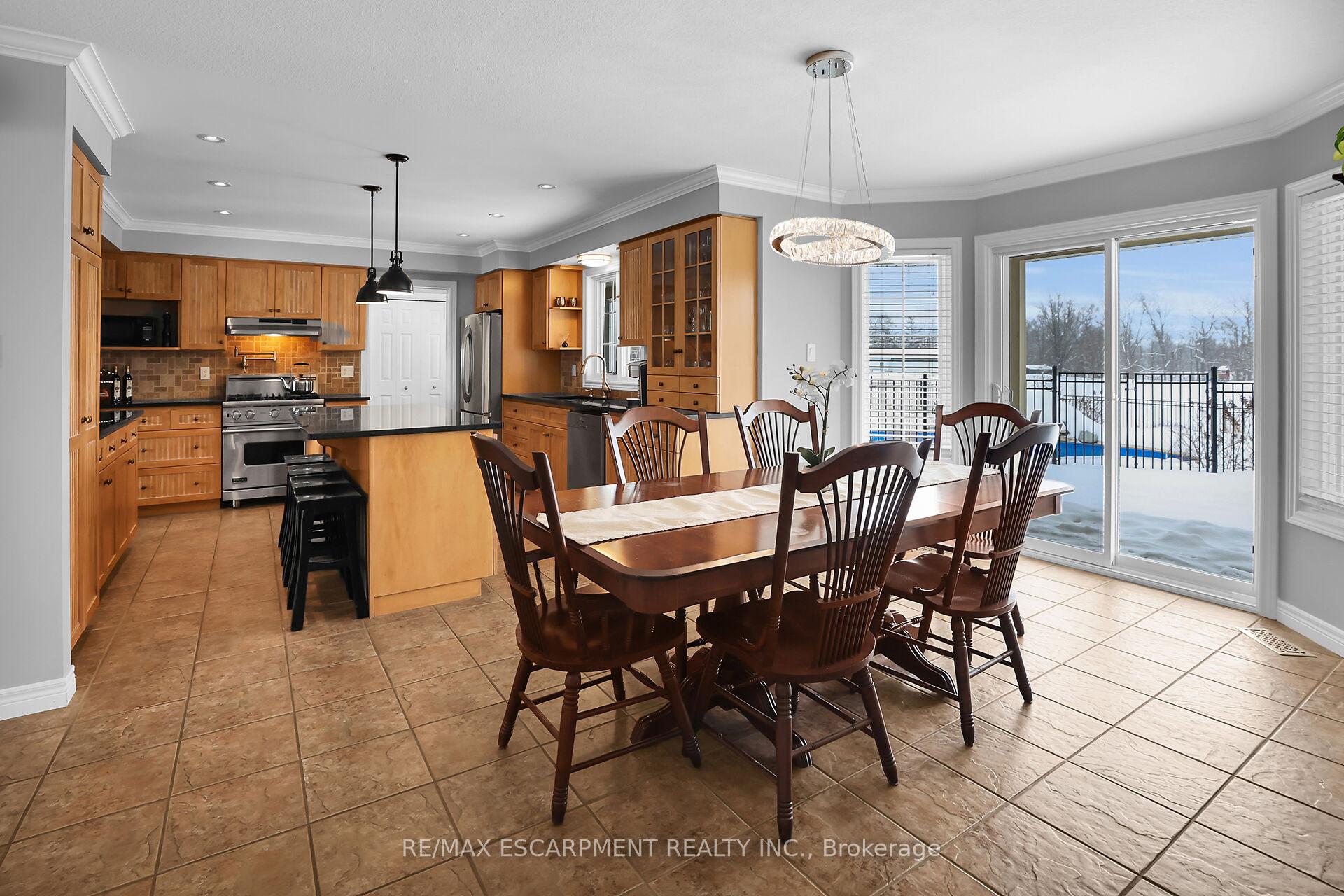 Photo 23 of 2883 South Grimsby 7 Road, Grimsby, Grimsby Escarpment — HOMEH