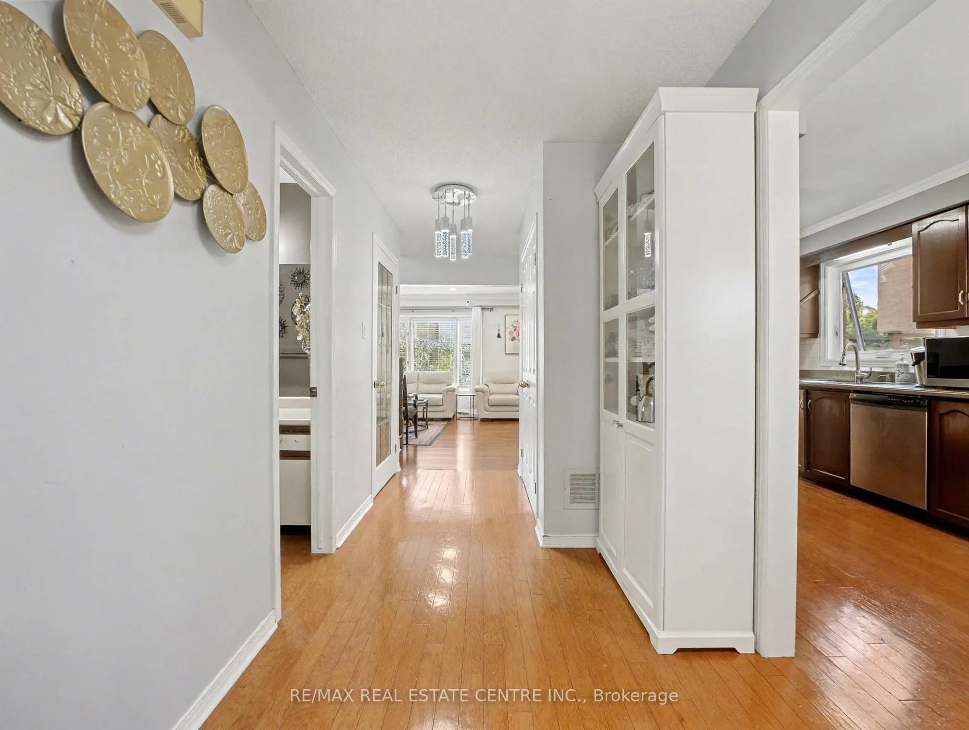 Photo 6 of 635 Rexford Drive, Hamilton, Randall — HOMEH