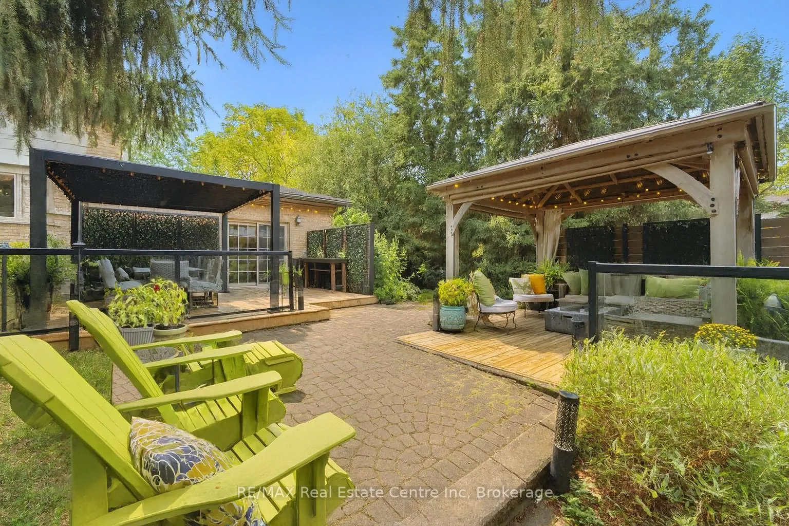 Photo 3 of 4 Berkley Place, Guelph, Riverside Park — HOMEH