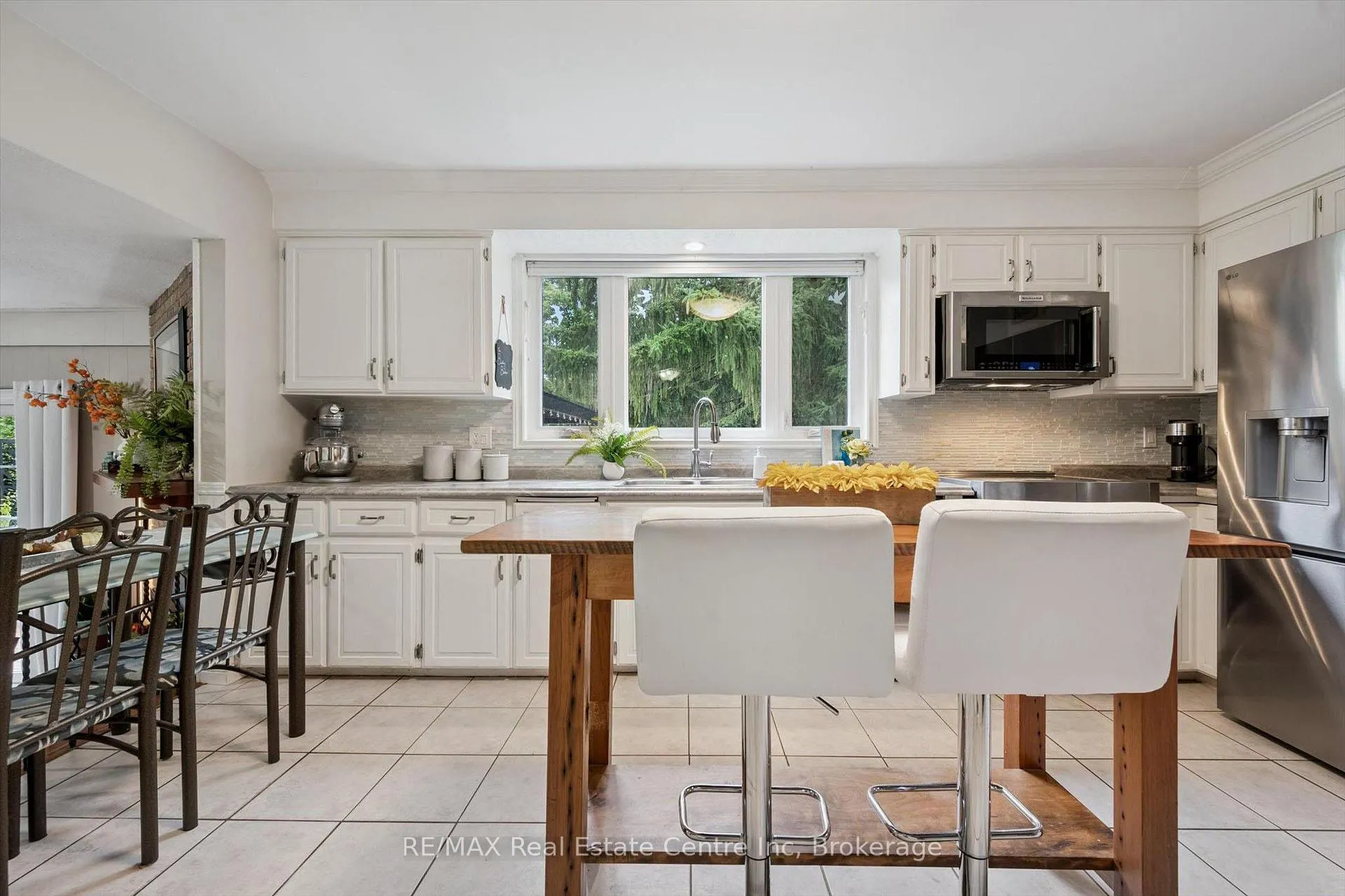 Photo 8 of 4 Berkley Place, Guelph, Riverside Park — HOMEH