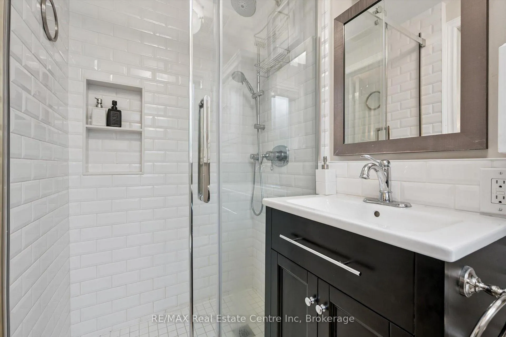 Photo 16 of 4 Berkley Place, Guelph, Riverside Park — HOMEH