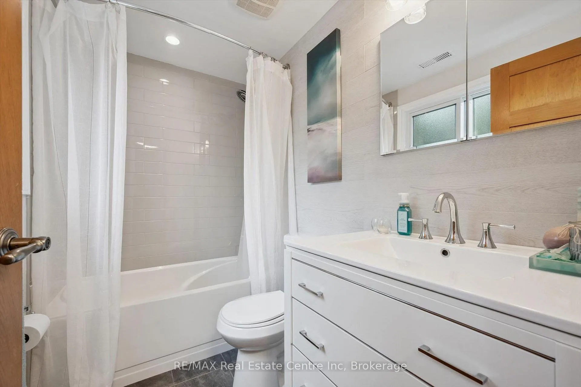 Photo 20 of 4 Berkley Place, Guelph, Riverside Park — HOMEH