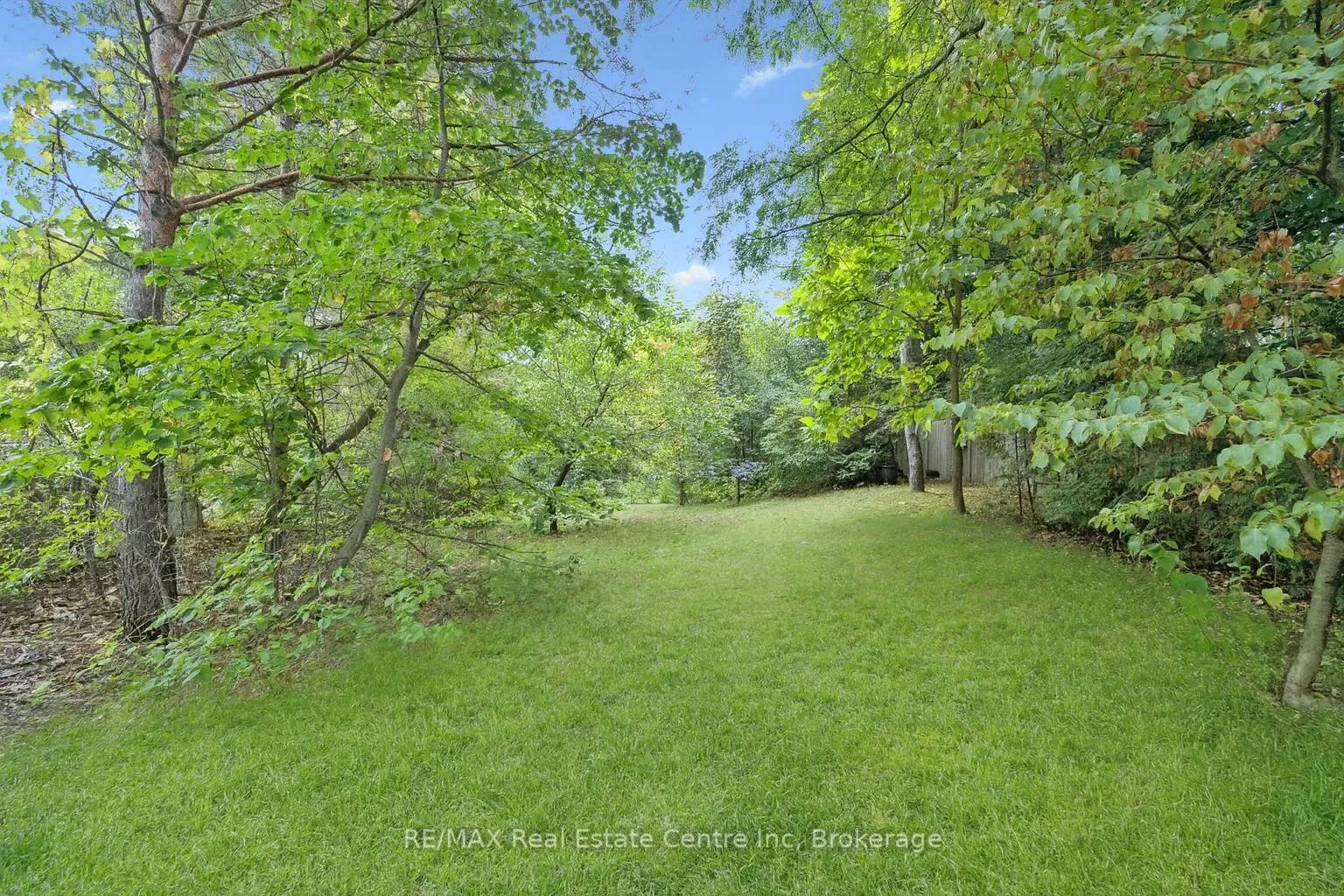 Photo 29 of 4 Berkley Place, Guelph, Riverside Park — HOMEH