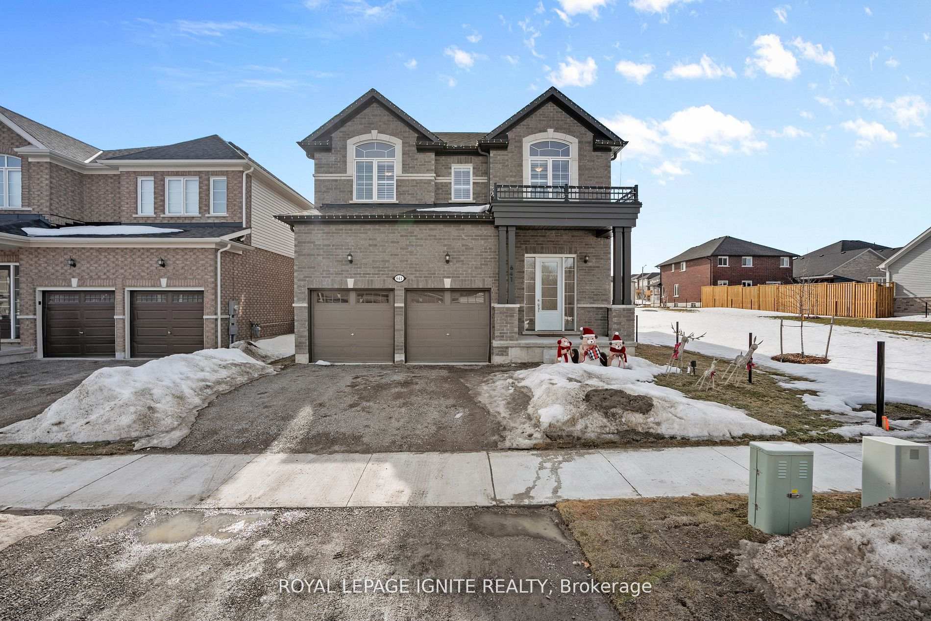 Front of 641 Lemay Grove
