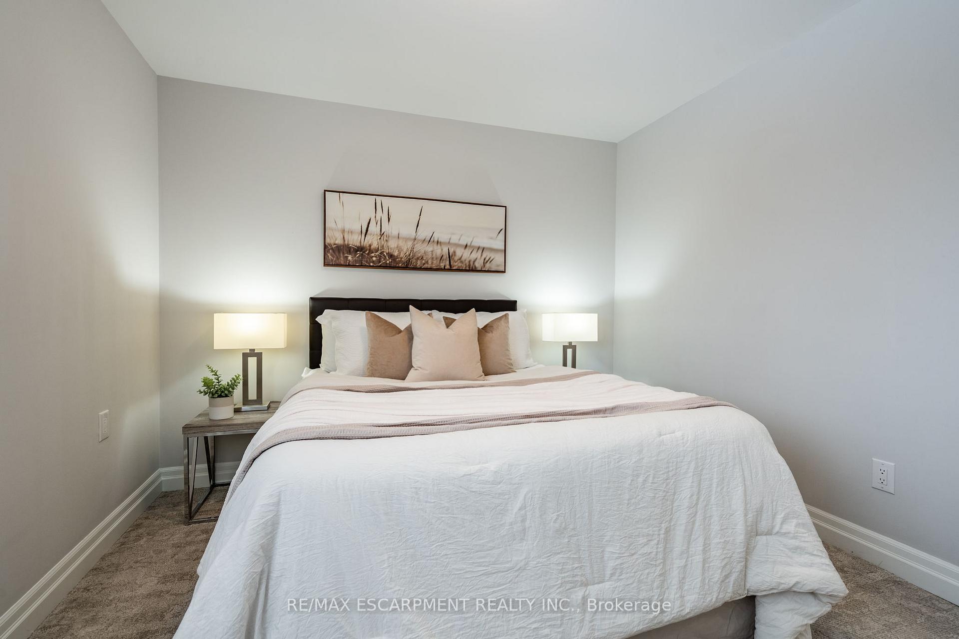 Photo 15 of 14 Lakeview Avenue, Grimsby, Grimsby Beach — HOMEH