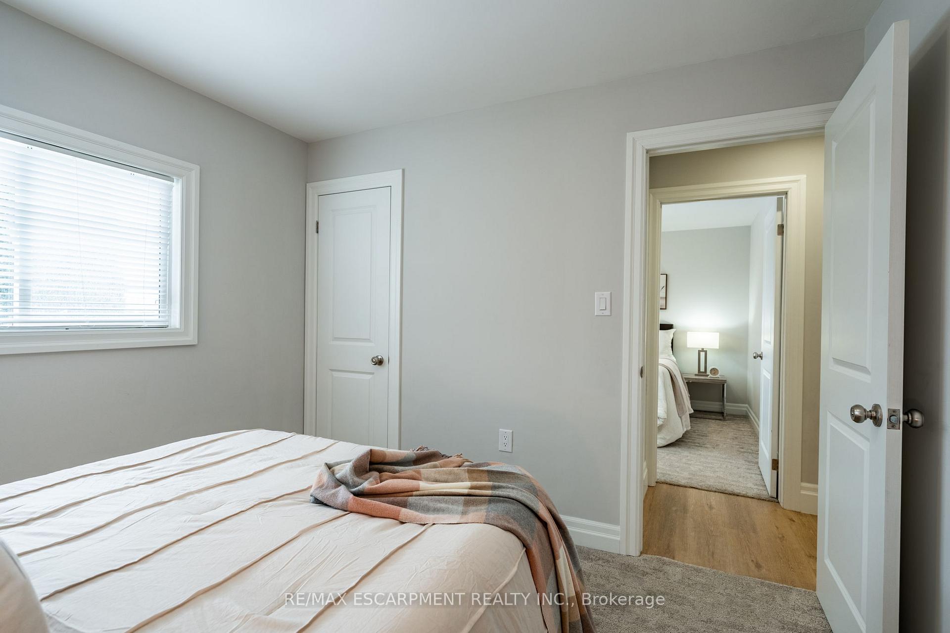 Photo 16 of 14 Lakeview Avenue, Grimsby, Grimsby Beach — HOMEH