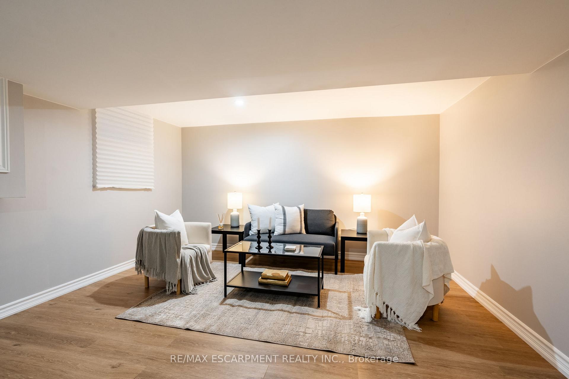 Photo 23 of 14 Lakeview Avenue, Grimsby, Grimsby Beach — HOMEH
