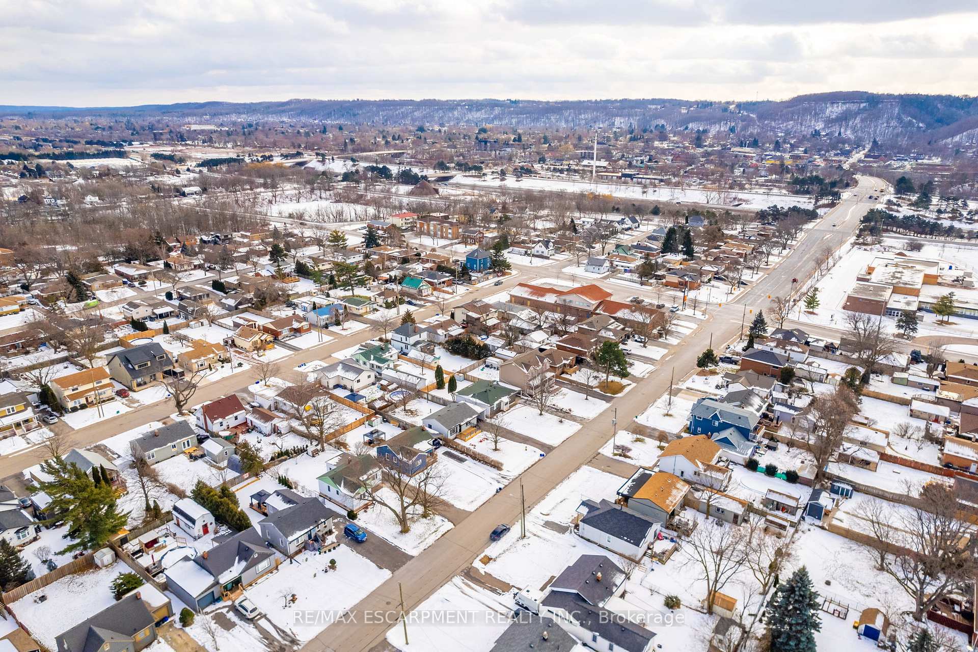 Photo 34 of 14 Lakeview Avenue, Grimsby, Grimsby Beach — HOMEH