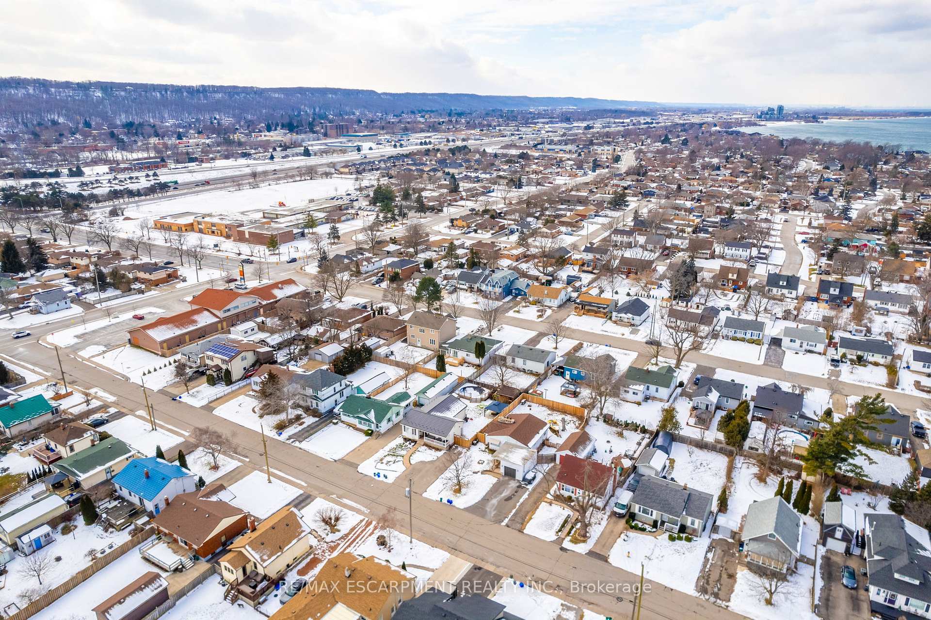 Photo 38 of 14 Lakeview Avenue, Grimsby, Grimsby Beach — HOMEH