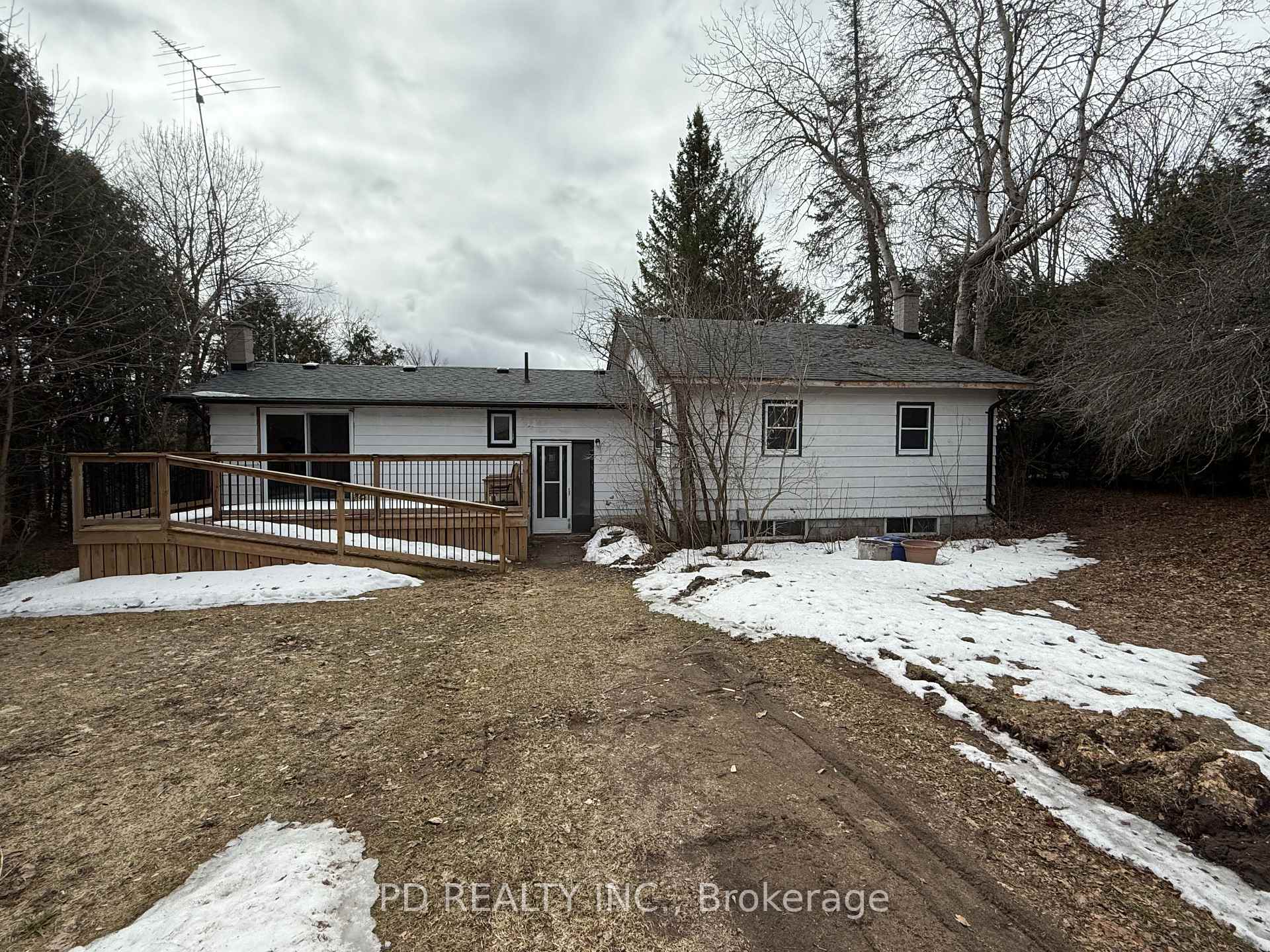 Photo 2 of 27 Clearview Drive, Kawartha Lakes, Emily — HOMEH