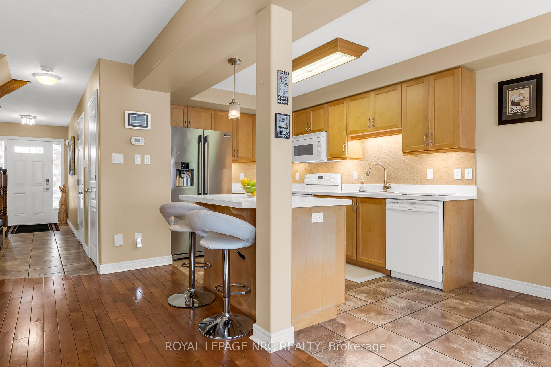 Photo 10 of 51 Hemlock Way, Grimsby, Grimsby West — HOMEH