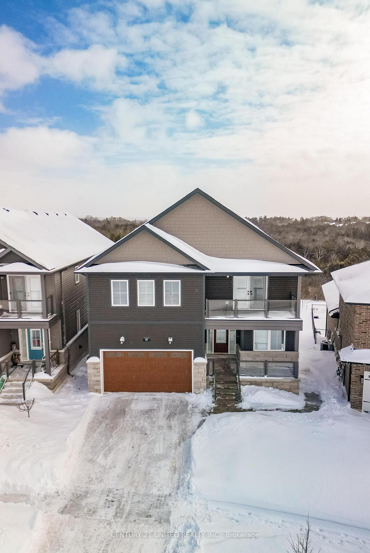 Photo 2 of 82 York Drive, Peterborough, Monaghan Ward 2 — HOMEH