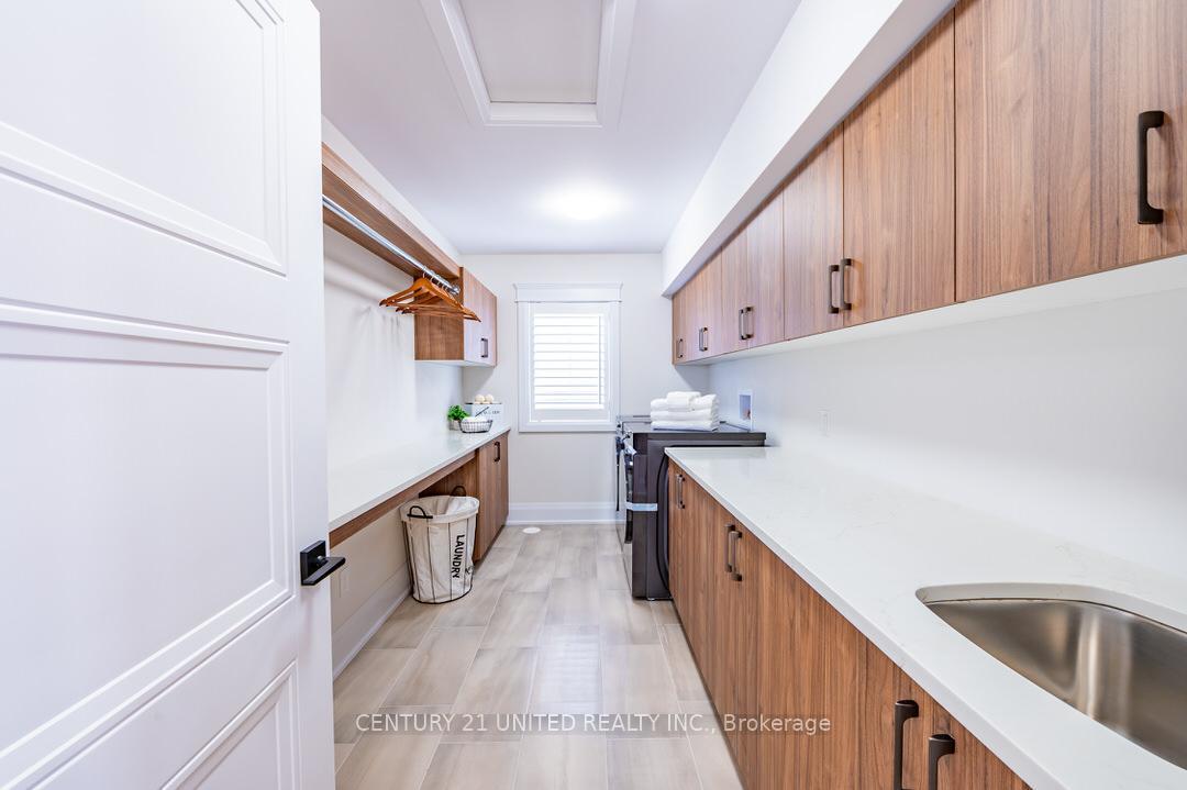 Photo 19 of 82 York Drive, Peterborough, Monaghan Ward 2 — HOMEH