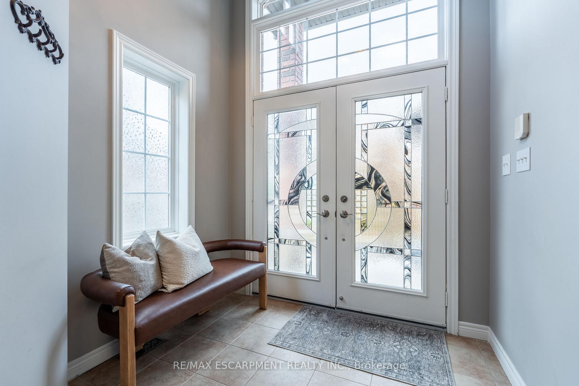 Photo 4 of 14 Evergreens Drive, Grimsby, Grimsby West — HOMEH