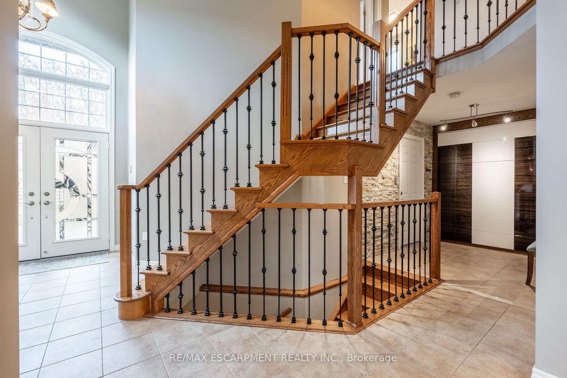 Photo 6 of 14 Evergreens Drive, Grimsby, Grimsby West — HOMEH