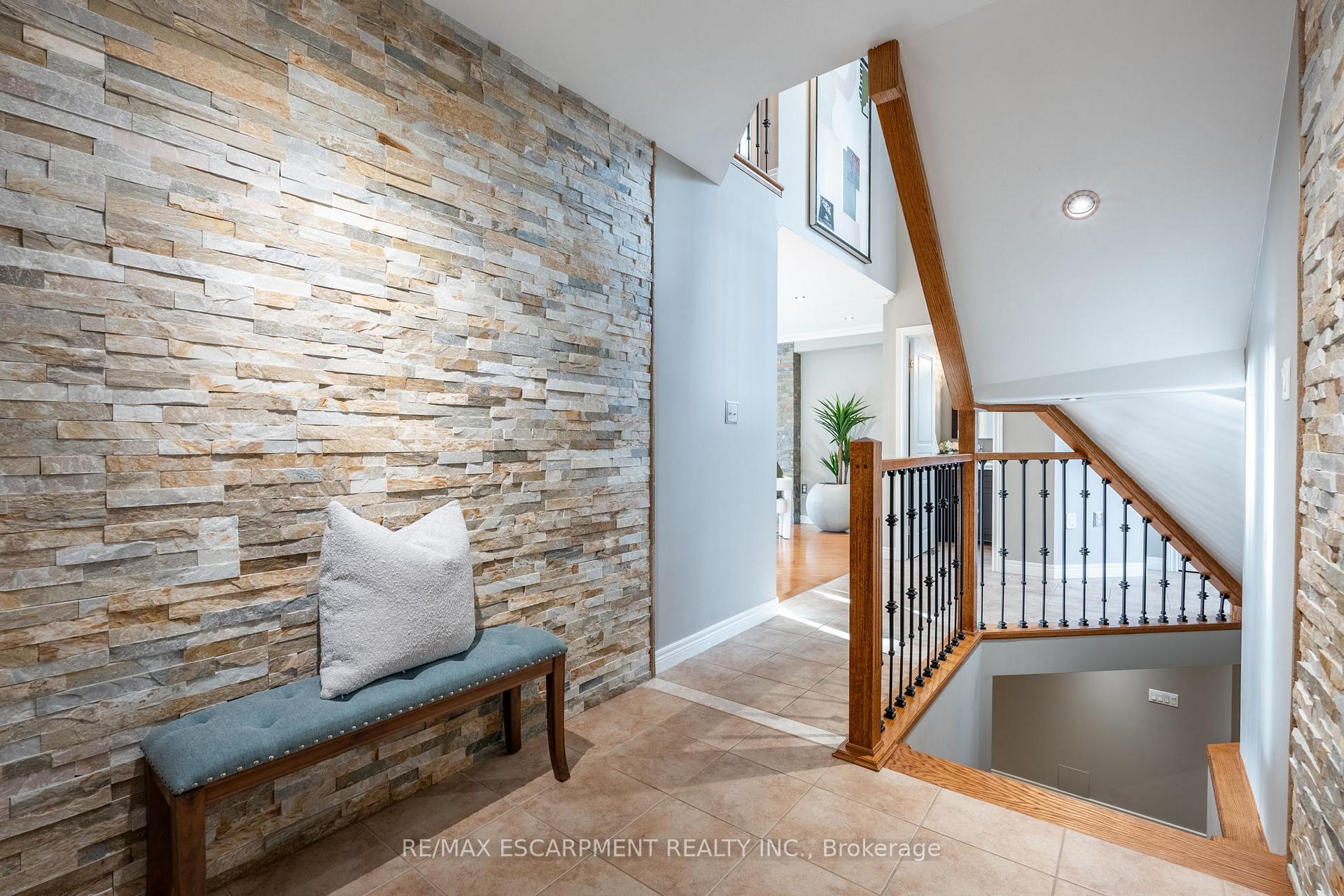 Photo 29 of 14 Evergreens Drive, Grimsby, Grimsby West — HOMEH