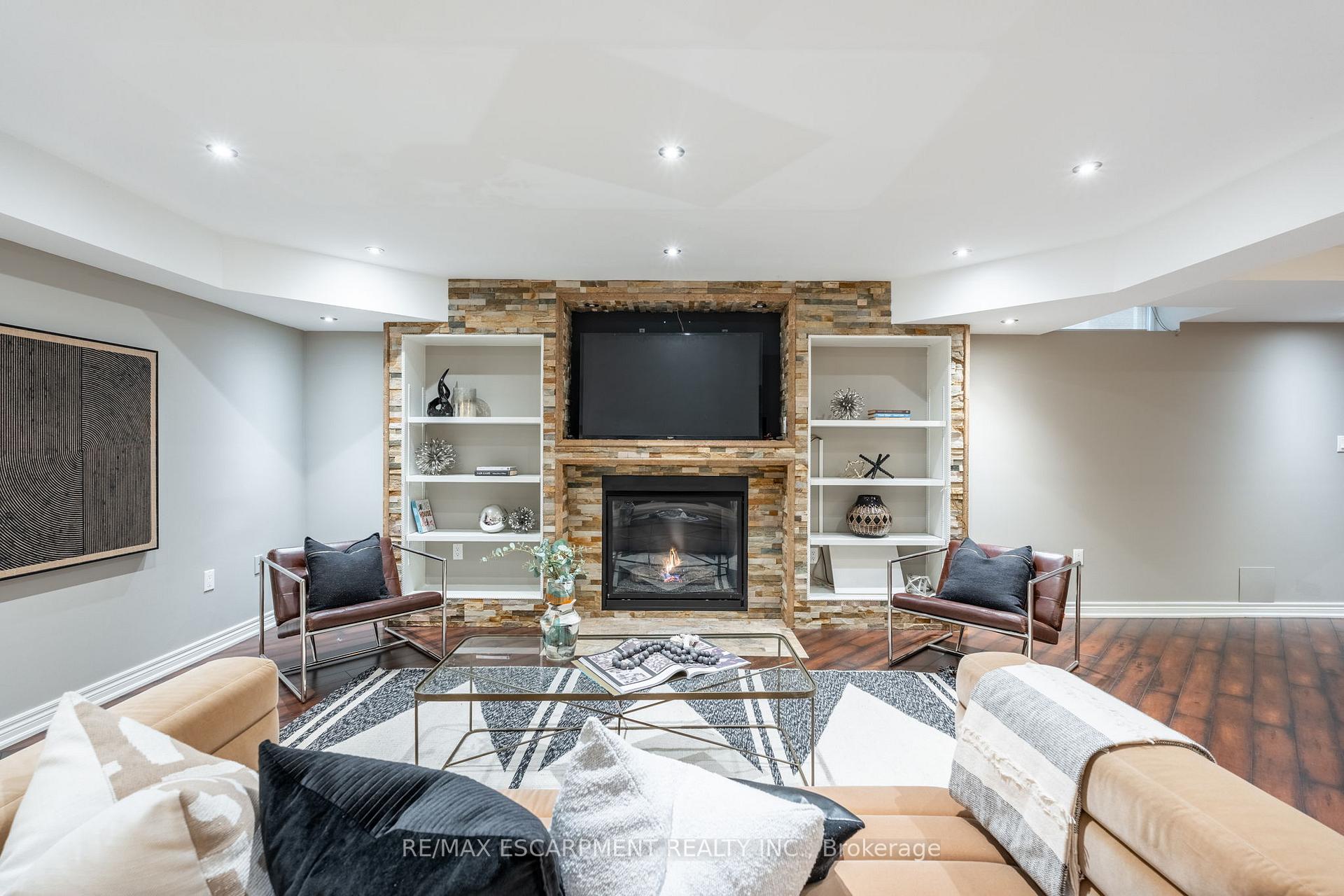 Photo 31 of 14 Evergreens Drive, Grimsby, Grimsby West — HOMEH