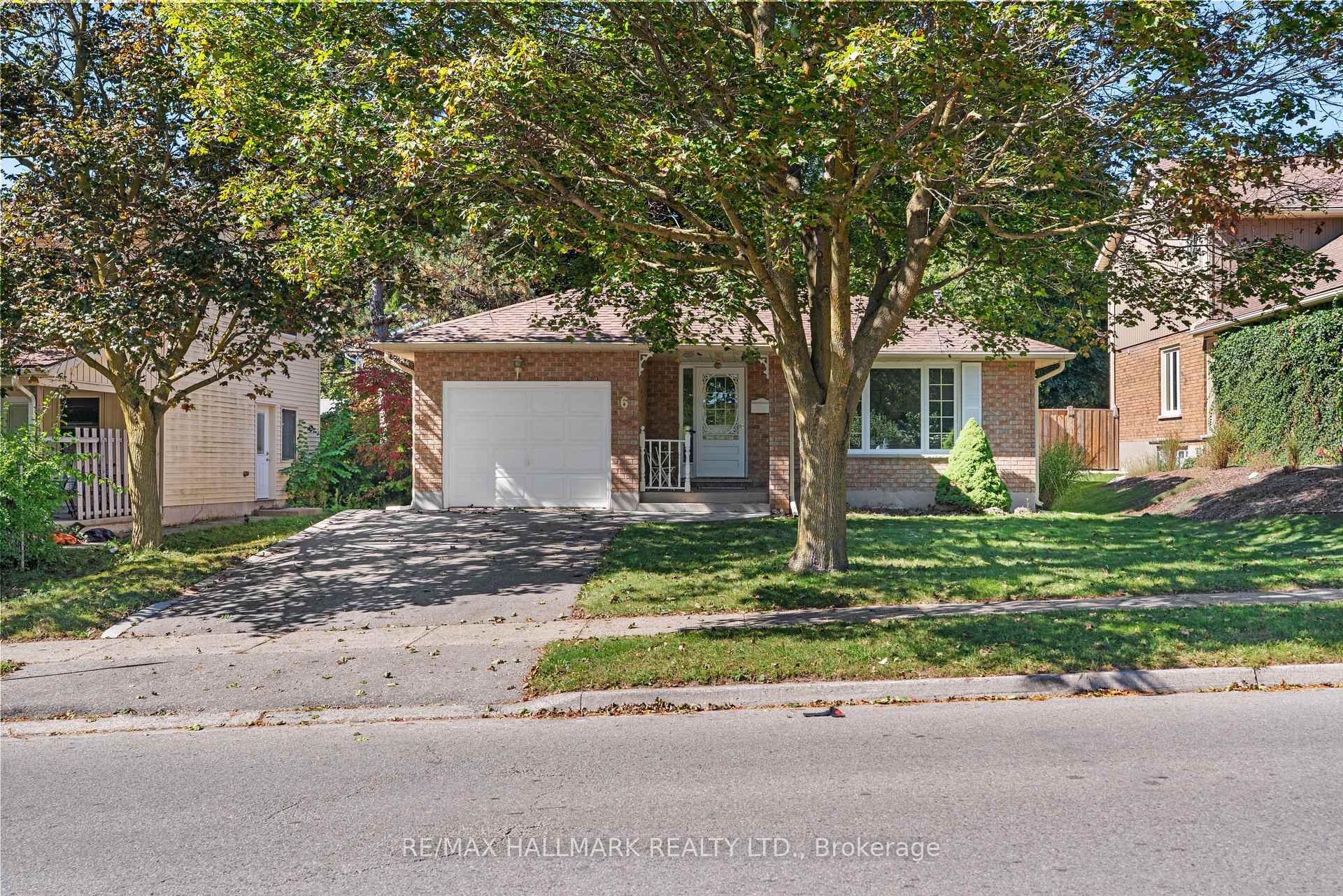 Photo 2 of 6 Youngman Drive, Guelph, Kortright West — HOMEH
