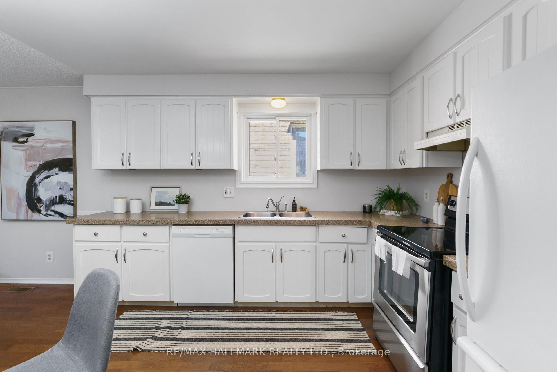 Photo 13 of 6 Youngman Drive, Guelph, Kortright West — HOMEH