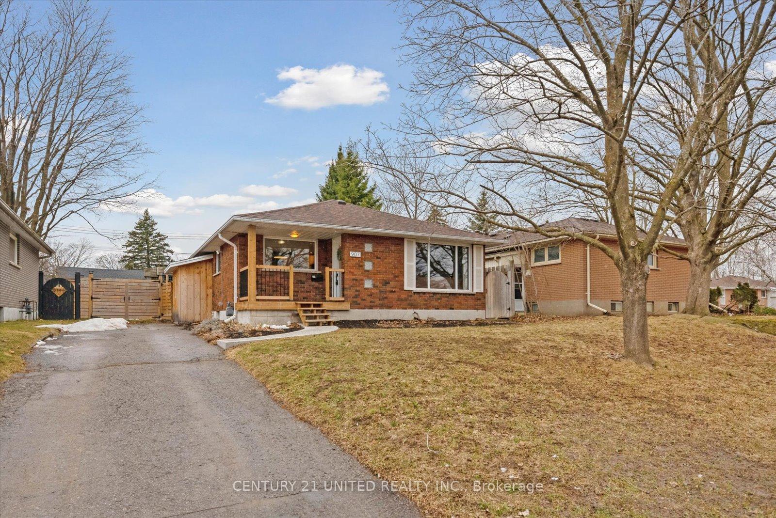 Photo 1 of 907 Rosehill Drive, Peterborough, Northcrest Ward 5 — HOMEH