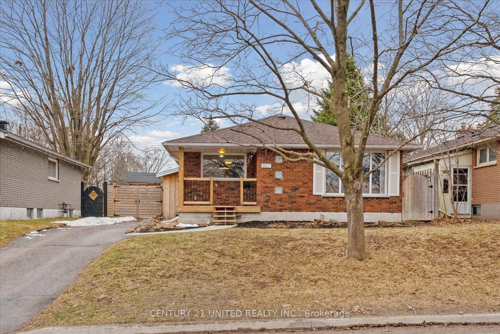 Photo 2 of 907 Rosehill Drive, Peterborough, Northcrest Ward 5 — HOMEH