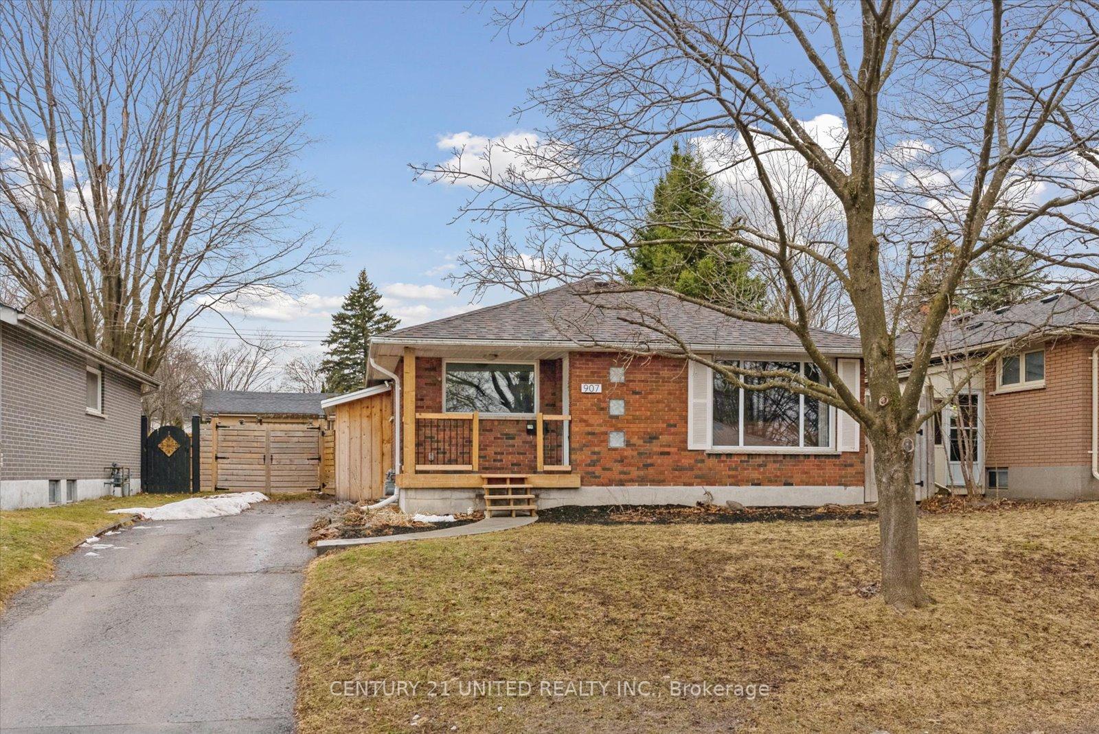 Photo 3 of 907 Rosehill Drive, Peterborough, Northcrest Ward 5 — HOMEH