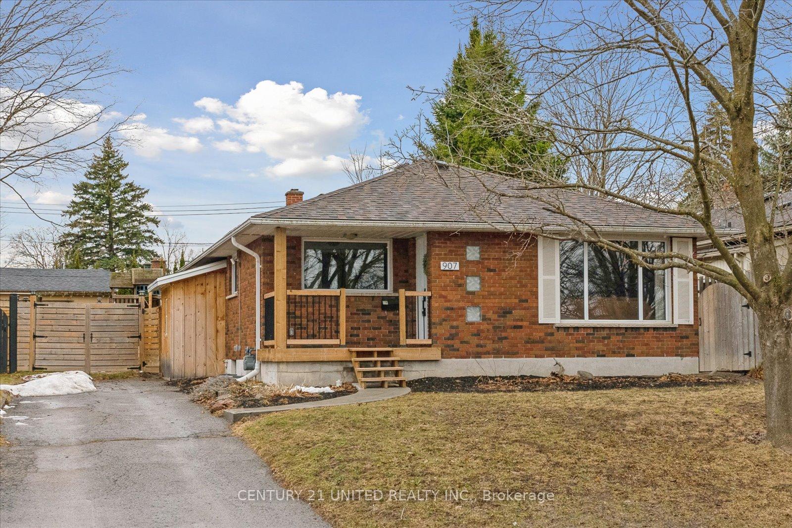 Photo 5 of 907 Rosehill Drive, Peterborough, Northcrest Ward 5 — HOMEH