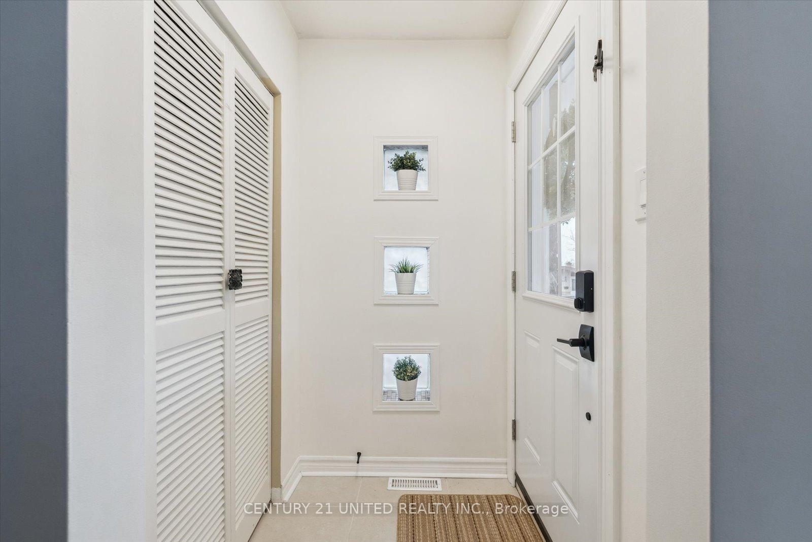 Photo 7 of 907 Rosehill Drive, Peterborough, Northcrest Ward 5 — HOMEH