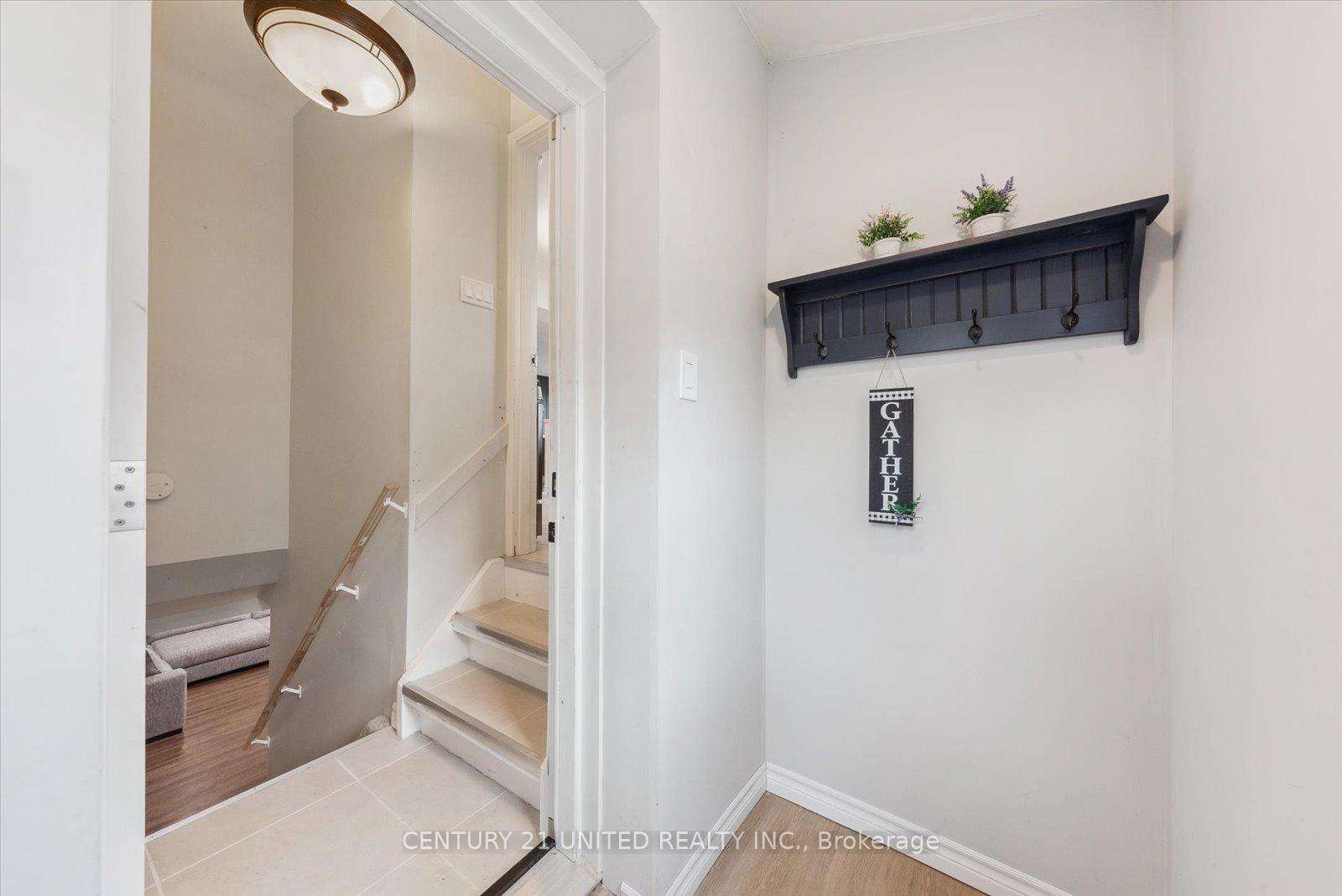 Photo 32 of 907 Rosehill Drive, Peterborough, Northcrest Ward 5 — HOMEH