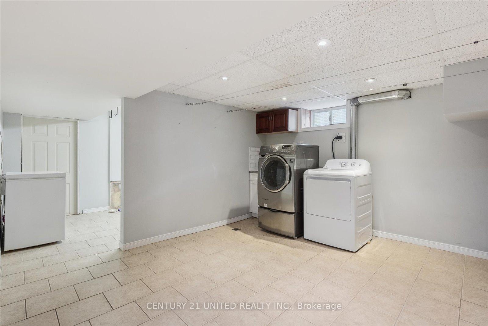Photo 34 of 907 Rosehill Drive, Peterborough, Northcrest Ward 5 — HOMEH