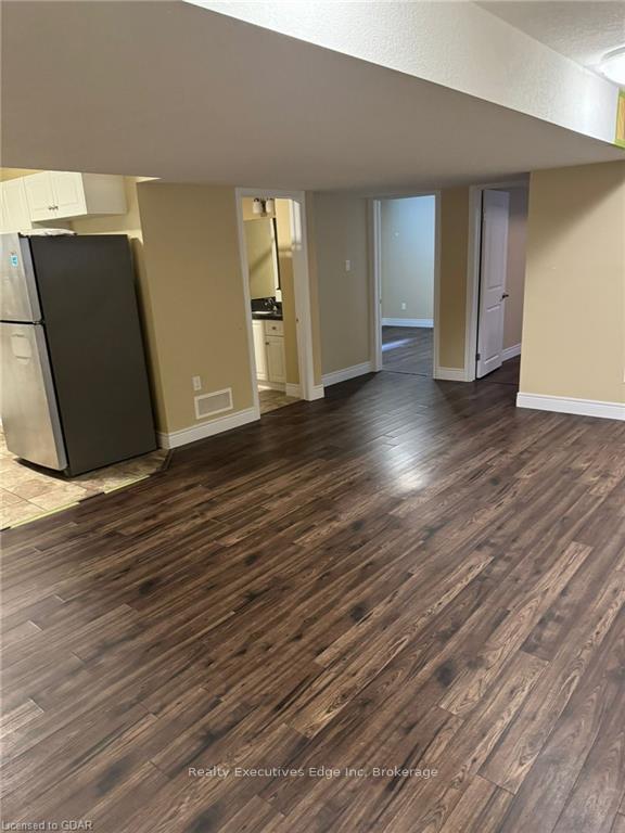 Photo 2 of 111 Dallan Drive, Guelph, Pineridge/Westminster Woods — HOMEH