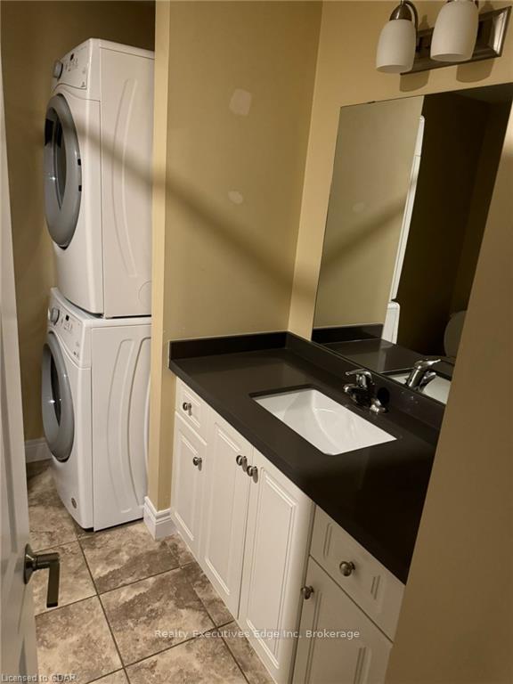 Photo 4 of 111 Dallan Drive, Guelph, Pineridge/Westminster Woods — HOMEH