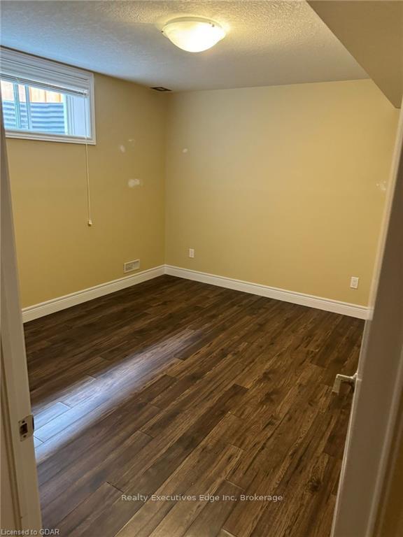 Photo 6 of 111 Dallan Drive, Guelph, Pineridge/Westminster Woods — HOMEH