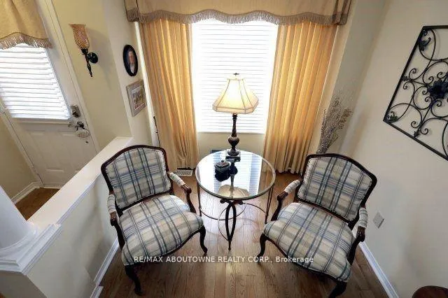 Photo 3 of 1175 Treetop Terrace, Oakville, West Oak Trails — HOMEH