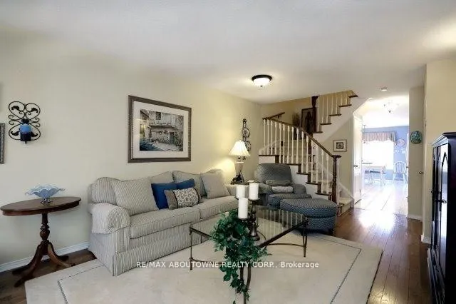 Photo 4 of 1175 Treetop Terrace, Oakville, West Oak Trails — HOMEH