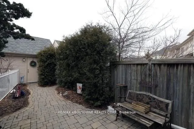 Photo 8 of 1175 Treetop Terrace, Oakville, West Oak Trails — HOMEH