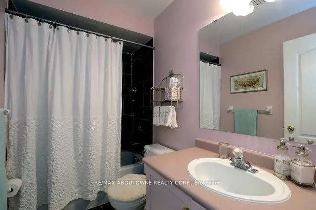 Photo 9 of 1175 Treetop Terrace, Oakville, West Oak Trails — HOMEH