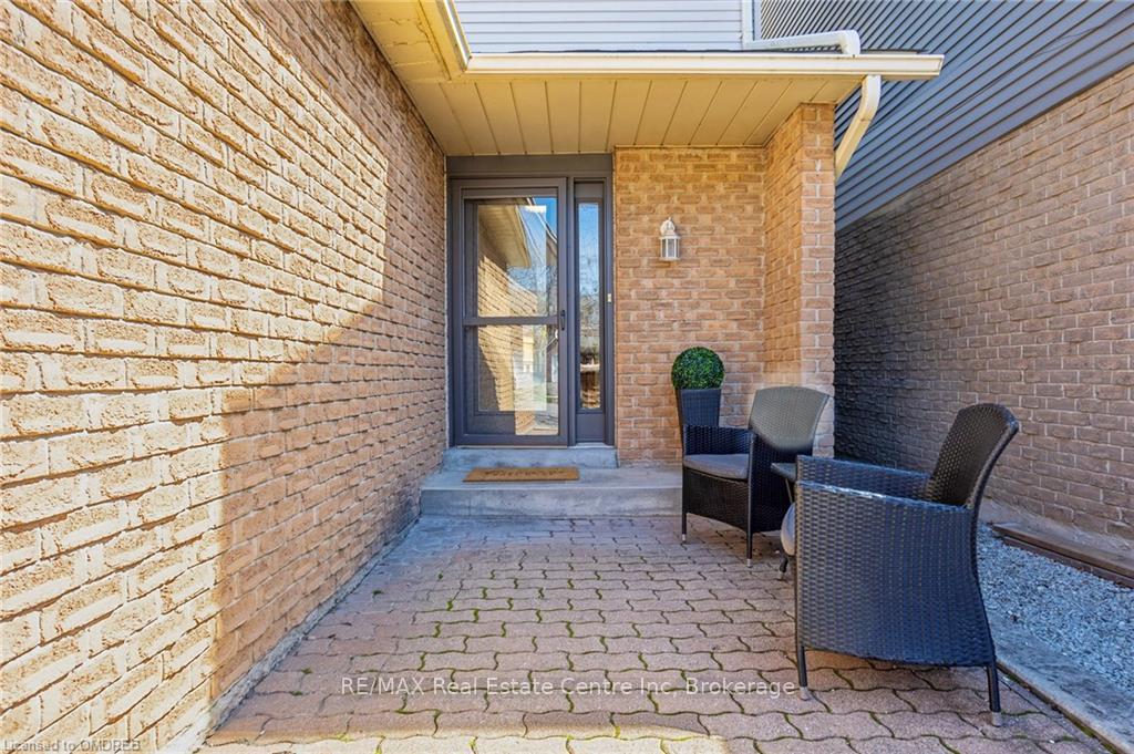 Photo 3 of 156 Harvest Drive, Milton, Bronte Meadows — HOMEH