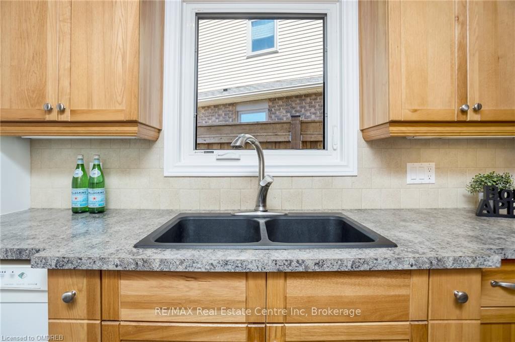 Photo 11 of 156 Harvest Drive, Milton, Bronte Meadows — HOMEH