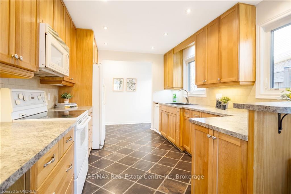 Photo 12 of 156 Harvest Drive, Milton, Bronte Meadows — HOMEH