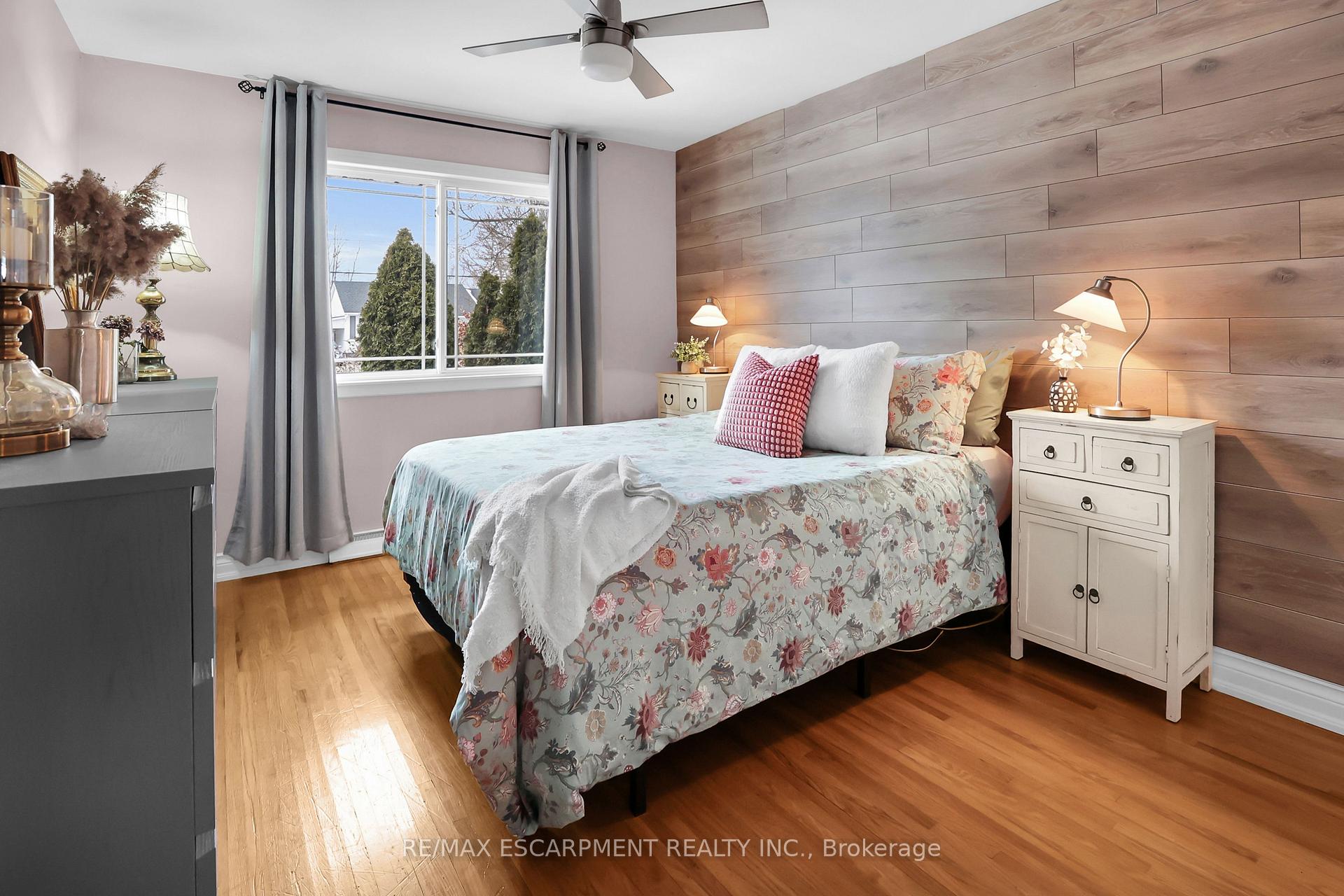 Photo 12 of 8 Lakeview Avenue, Grimsby, Grimsby Beach — HOMEH