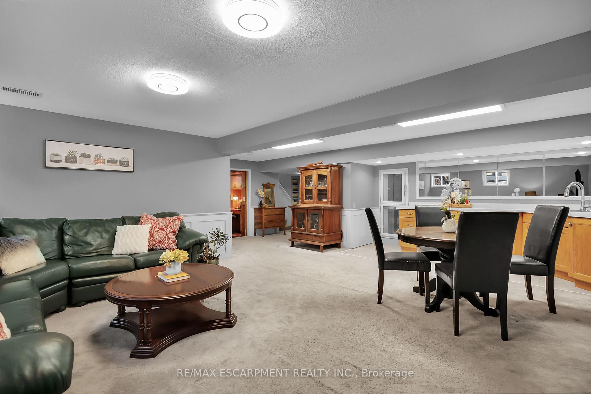 Photo 17 of 8 Lakeview Avenue, Grimsby, Grimsby Beach — HOMEH