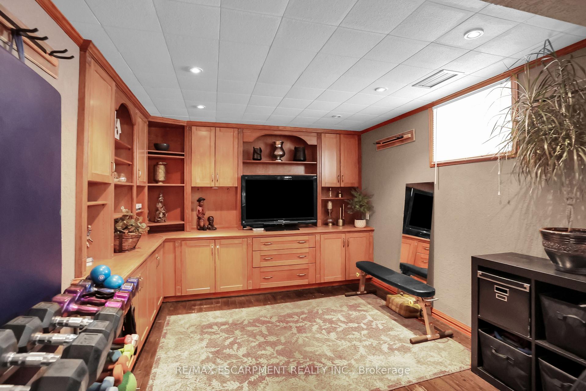 Photo 22 of 8 Lakeview Avenue, Grimsby, Grimsby Beach — HOMEH