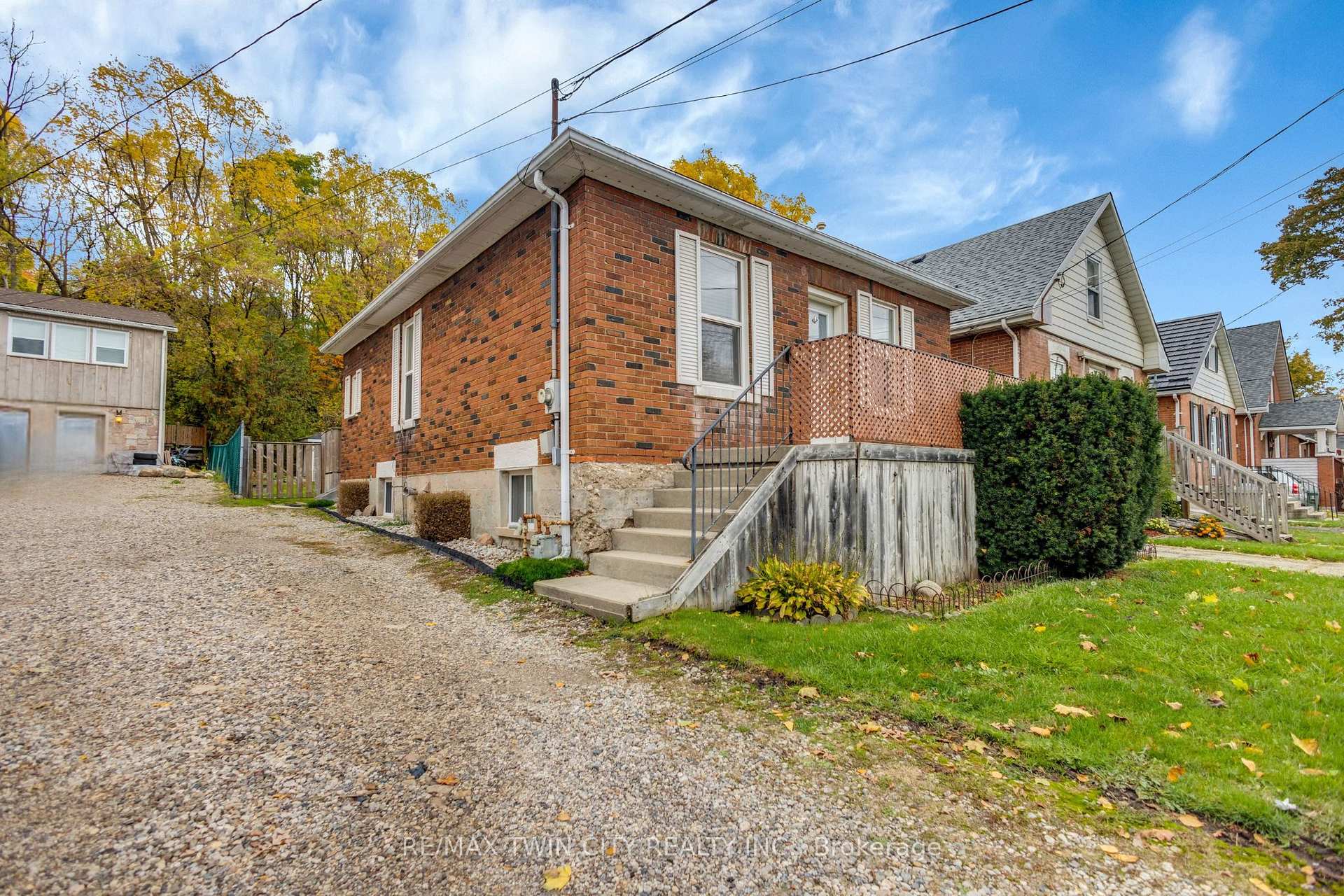 Photo 1 of 124 Elizabeth Street, Guelph, St. Patrick's Ward — HOMEH