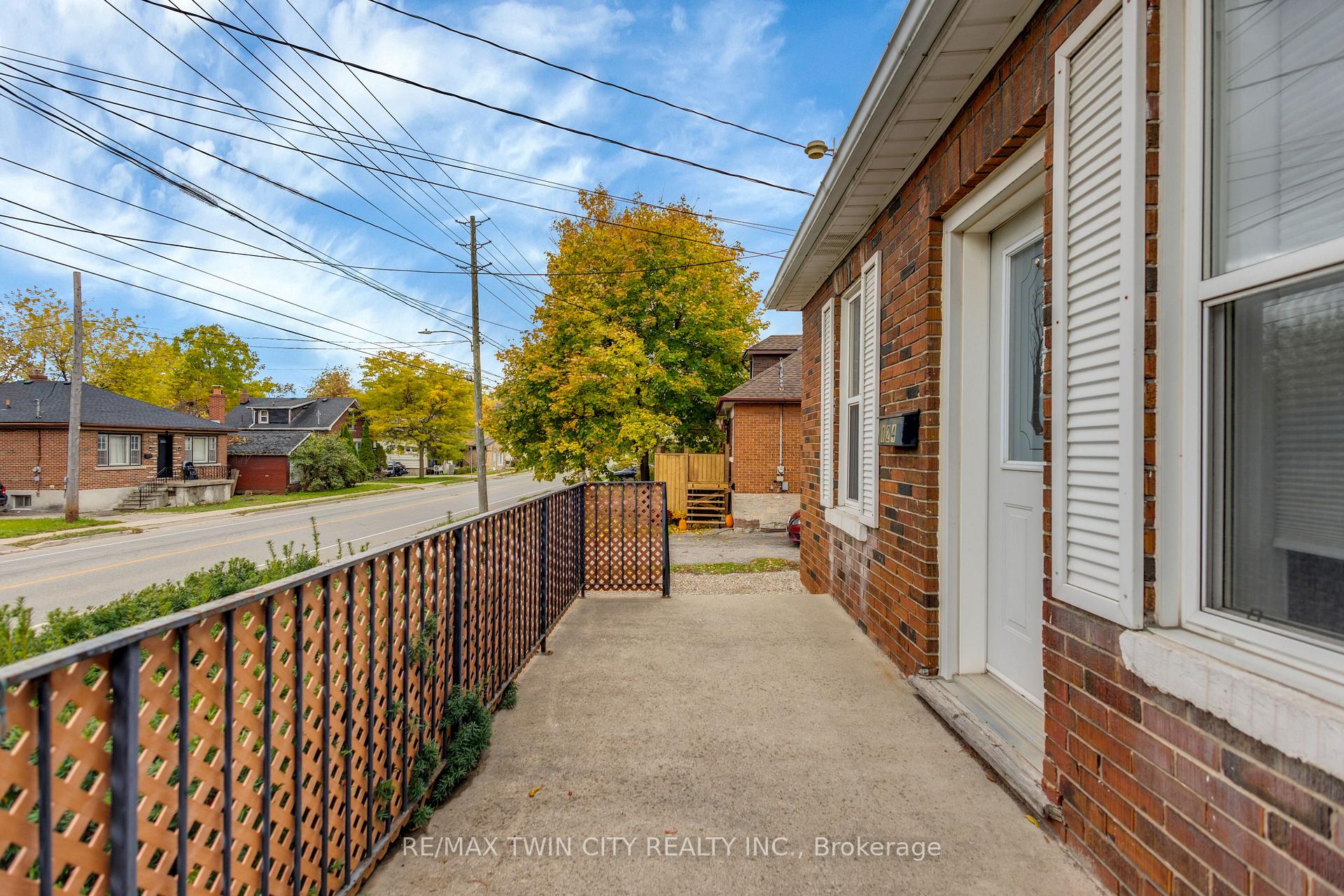 Photo 4 of 124 Elizabeth Street, Guelph, St. Patrick's Ward — HOMEH