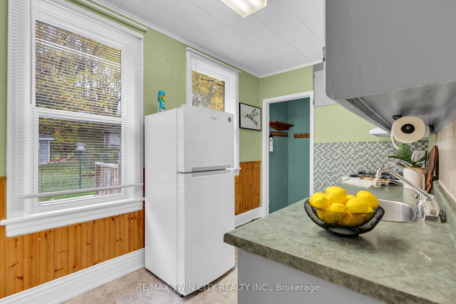 Photo 16 of 124 Elizabeth Street, Guelph, St. Patrick's Ward — HOMEH