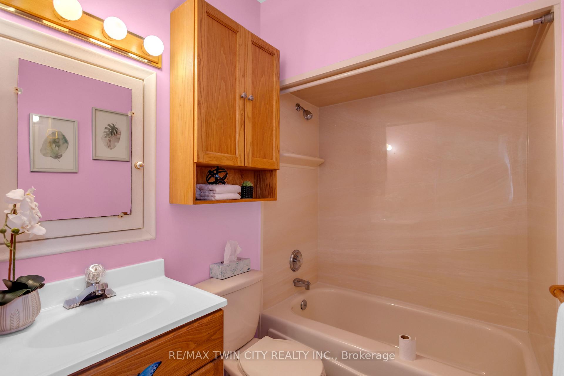Photo 20 of 124 Elizabeth Street, Guelph, St. Patrick's Ward — HOMEH
